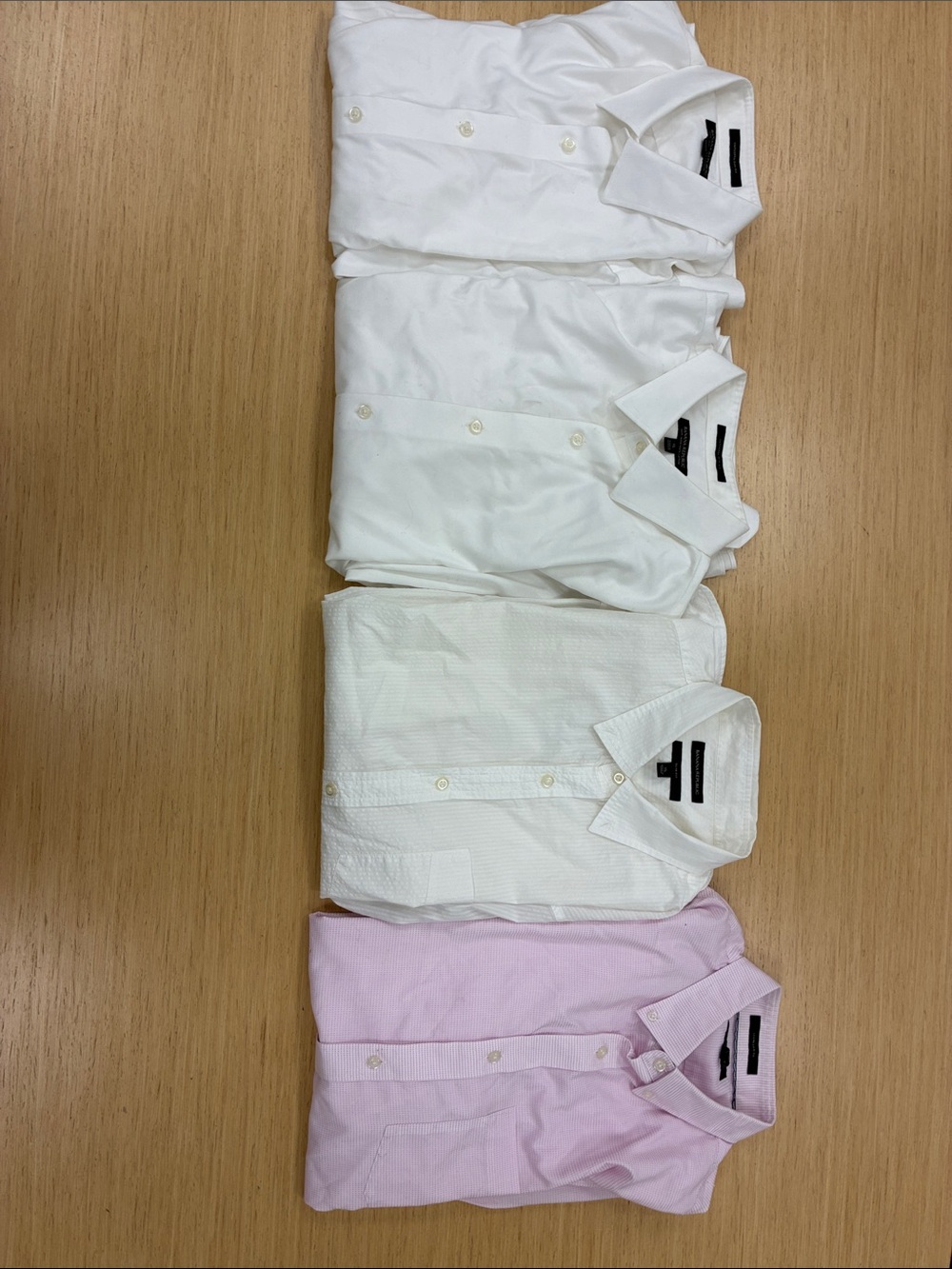 Bundle of 4 Banana Republic Men's long sleeve XL Shirts - White & Light Pink